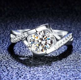 Anneaux de bande 100% anneau en platine PT950 naturel avec diamant de silice coloré de 0,5 ct / 1ct VVS1 D adapté aux femmes Q240429