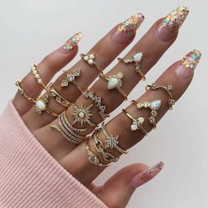 Bandringen 17 pc's/set Boho Vintage Gold Color Crystal Opal Gem Ring Set Crown Star Water Drop Geometric Party Rings For Women Sieraden Gifts AA230306