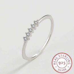 Rings de banda 2022 NUEVA FAMINA Single Row Diamond Original S925 STERLING Silver Pare Ring Anniversary Anniversary Jewellry Q240427