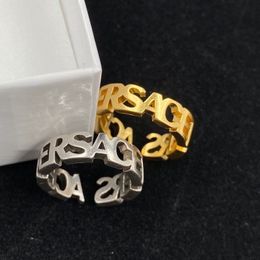 Bands Anneaux 2023 Nouvelle bague de créateurs de marque de luxe Ring Medusa Ring Couple Ring Premium Fashion Ring QIXI Cadeau d'anniversaire pour les hommes