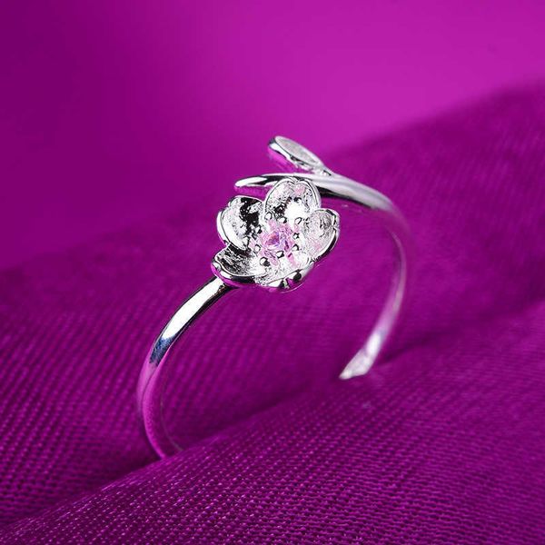 Anneaux de bande 2023 Nouveaux anneaux Sakura pour femmes Design frais Couleur Argent Bague d'ouverture Anniversaire Fête Bijoux Cadeau En Gros Z0509
