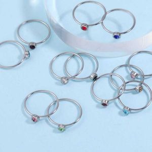 Anneaux de bande 24pcs / lot Anneaux de pierre de naissance Anneau en acier inoxydable poli miroir Pas de fondu pour la bague des hommes Anneaux de couple Bijoux de mode Cadeaux AA230426