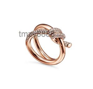 Anillos de banda 4 Color Diseñador Damas Anillo de nudo de cuerda con diamantes Moda para mujeres Joyería clásica Chapado en oro Rosa Boda al por mayor Y3MW