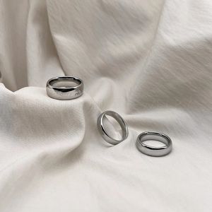 Bandringen 5 mm wolfraamcarbide ring voor mannen Wemen mode-betrokkenheid koepelvormige gepolijste afwerking op voorraad hoge kwaliteit comfort fit 231218