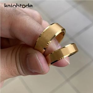 Band ringen 6mm 8mm goud kleur wolfraamcarbide verlovingsringen voor mannen vrouwen trouwringen afgeschuinde randen matte afwerking Comfort Fit 231025