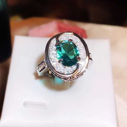 Anneaux de bande 925 Silver New Neon Green Imitation Ring Emerald Vintage Large Diamond For Women Party Birthday Gift H240425