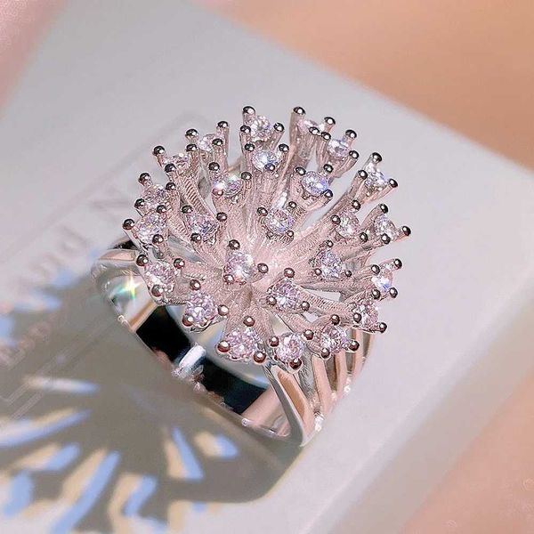 Anneaux de bande 925 Stamp Nouveau Luxury Luxury Super Flash Zircon Hollow Snowflake Ring Femme Femme Bijoux d'anniversaire Gift H240425