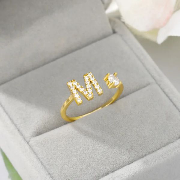 Anneaux de bande A-Z Lettre initial Nom Alphabet Anneau ajusté Openter 14K Jaune Gol Iced Out CZ Anneaux Femme Bijoux Femme Cadeau