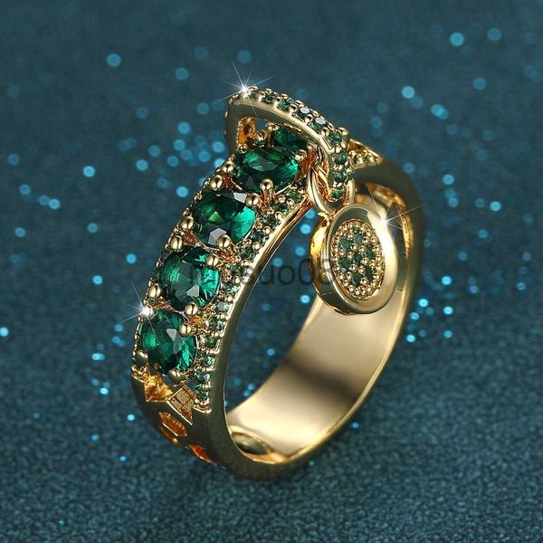 Anneaux de bande en pierre verte antique rebondie pendante anneau or couleur zircon