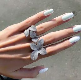 Band Ringen Grote Zilveren Kleur Bloem Blad Verstelbare Ring met Bling Zirkoon Steen voor Vrouwen Bruiloft Verloving Mode-sieraden Trend 230410