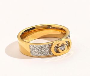 Bandringen Klassieke luxe sieraden Designerringen Vrouwen Liefde Bruiloftsartikelen Diamant 18K vergulde roestvrijstalen ring fijn Fin9916399