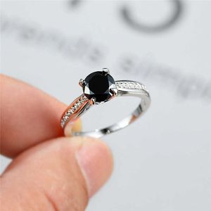 Bandringen Coole vrouwelijke zwarte zirkon stenen ring klassieke zilveren kleur dunne verlovingsringen voor vrouwen trendy kristalronde trouwring G230327