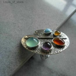 Anneaux de bande Géométrie créative Couleur argentée métallique ovale incrustée Colored Stones Femmes Vintage Die-Casting Party Ring Adjustable Hing H240424