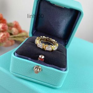 Bandringen Designer Luxe Ring Klassieke Cluster voor Vrouwen Gesimuleerde Diamant Wit Goud Sliver Cross Stud Bloem Cool32bxrn29rn29D468
