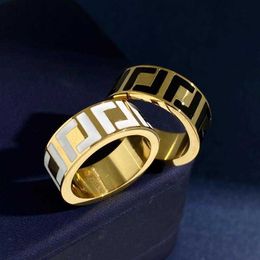 Band Ringen ontwerper Gemaakt in Italië F Ring Extravagante emaille hlow Gd Zilver Rose Roestvrij Staal letter zwart wit Vrouwen mannen bruiloft Sieraden Lady Party Geschenken 6 7 8 9 AXHJ