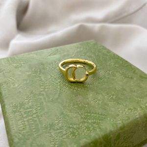 Bandringen Designer Ring Luxe ringen voor vrouwelijke mannen Rings Gold Sliver Letters Fashion Trendy paar Rings Betrokkenheid Trendy Holiday Leuke geschenken Goede match