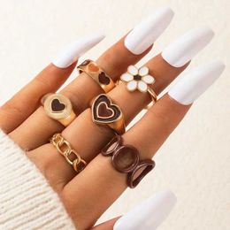 Bandringen Digadagu 6-delige set bruine hartvormige druppelringen voor trendy vintage ring banketaccessoires van dames voor dames Q240427