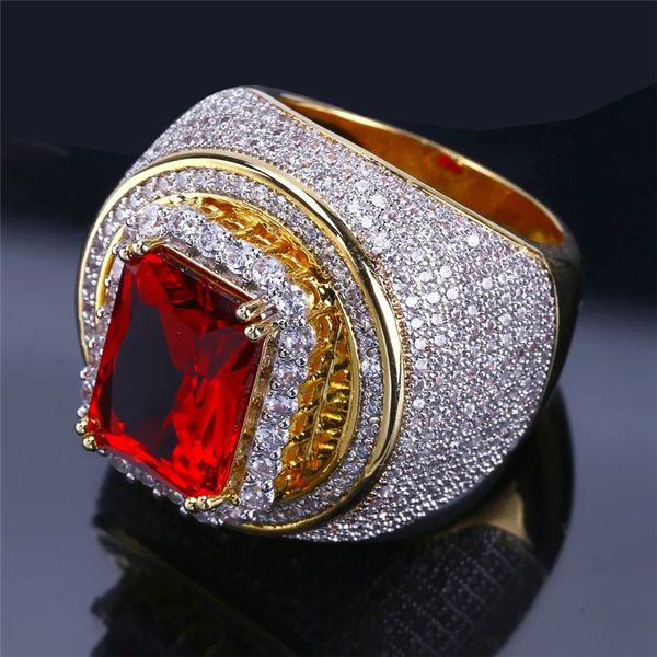 Anneaux de bande Mode grand mâle large rouge Zircon pierre géométrique anneau de luxe jaune or couleur glacé anneaux de mariage pour hommes femmes Hip Hop 230826
