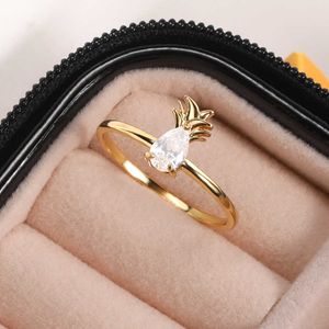 Anneaux de bande Bague en cristal de mode Ensemble Anneau d'ananas Feuille en acier inoxydable Ajouter de grandes pierres précieuses Bijoux parfaits Juste cadeau pour élégant romantique Vous AA230426