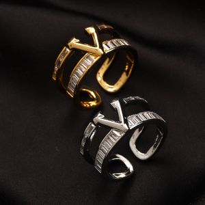 Bandringen goud vergulde titanium stalen ring ontwerper verstelbaar voor vrouwen dubbele letters paar ringen trendy vakantiegeschenk y240506