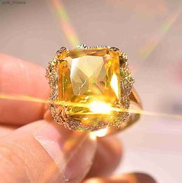 Anneaux de bande Magnifique charmant grand carré jaune CZ pierre anneau femmes mode 9 2 5 couleur cristal Zircon anneau de mariée Tren bijoux L240305