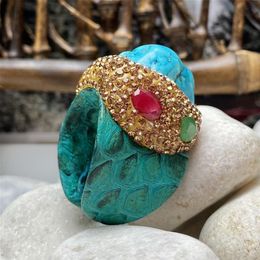 Bagues de bande faites à la main mouchetée couverte rubis émeraude turquoise bague dames bijoux exagérés en Europe et en amérique 221114285W