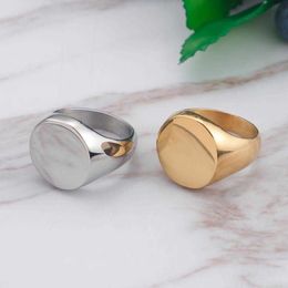 Anillos de banda Haoyi Acero inoxidable Anillo redondo liso para hombres Mujeres Moda Color Plata Oro Negro Pareja Banda Joyería Cuadrada Regalo G230327