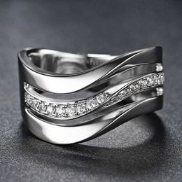 Bandringen Huitan Fashion Contracted Office Lady Finger Rings Silver Color Wave Shape Shine CZ Stone Simple Daily Wear Party Dames Sieraden G230317