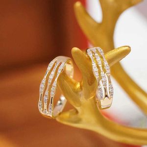 Anneaux Huitan mode or couleur anneaux de mariage pour les femmes Simple élégant Design brillant cubique Zircon tempérament femelle accessoire bijoux Z0327