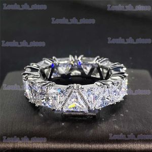 Anneaux de groupe HUICUSAN LUXEUR LURXE BANDE DE MÉDICATION POUR FEMMES FEMMES UNIQUE TRIANGLE CUBIC ZIRCONIA CONCEPTION TOP QUALIT