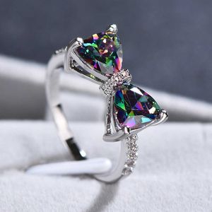 Bandringen Huitan Persoonlijkheid Meerkleurige CZ Bow Rings For Women Fancy Bride Wedding Ceremony Party Finger-Ring Leuke cadeau Fashion sieraden G230213