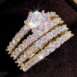 Anillos de banda Huitan Sparkl2pcs Set Cubic Zirconia Ring para Womens Wedding Engagement Fashion Jewelry Luxury Fashion Anillo para mujeres J240516