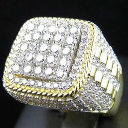 Anneaux de bande Huitan Trendy Hip Hop Rock Mens Ring Party Light Gold Couleur Ice Cube Micro Shop CZ Ring Cadeau Bijoux J240326