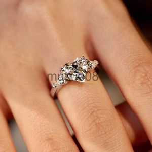 Band anneaux HUICUSAN LOVY LOVE BIELRIE RING FINGING DAME BANDES DE MEADUX AVEC BRILLANT CUBIC ZICCONIA COULEUR COULEUR Silver pour l'engagement J230817