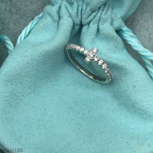 Bands anneaux bijoux t sier anneau simple élégant polyvalent polyvalent en or rose en rose diamant à main