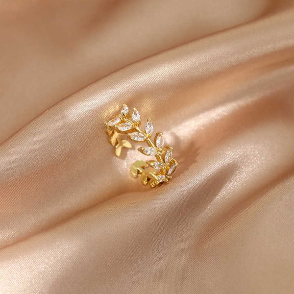 Bands anneaux lats luxury gold plaquée zircon leaf anneau mode simple design premium sens index anneau tendance bijoux de mariage cadeaux de fête de mariage aa230426