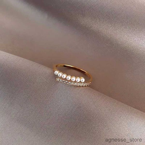 Anneaux de bande Léchier Luxury Micro Anneaux pour femme Gold Color Elegant simulé Perle Open Ring Party Weddable Ring Empilable Bijoux R231130