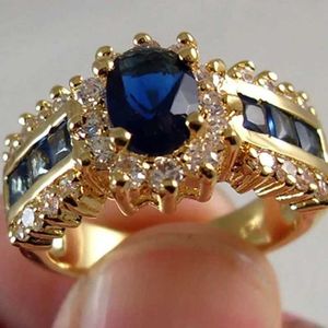 Bagues de bande de luxe bleu rouge Zircon mode hommes et femmes anneaux or anniversaire unisexe bijoux bague de mariage en gros J240326