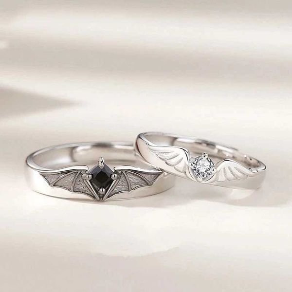 Anillos de la banda de lujo Angel de cristal Demonio Anillo Hombres románticos y de moda Diseño de ala de moda Anillo de compromiso ajustable Joyería de boda Q240427