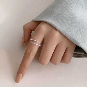 Bandringen Luxe Rhinestone Rings For Woman Simple Hollow Joint Ring Wedding Party Elegante sieraden Giftsl240105