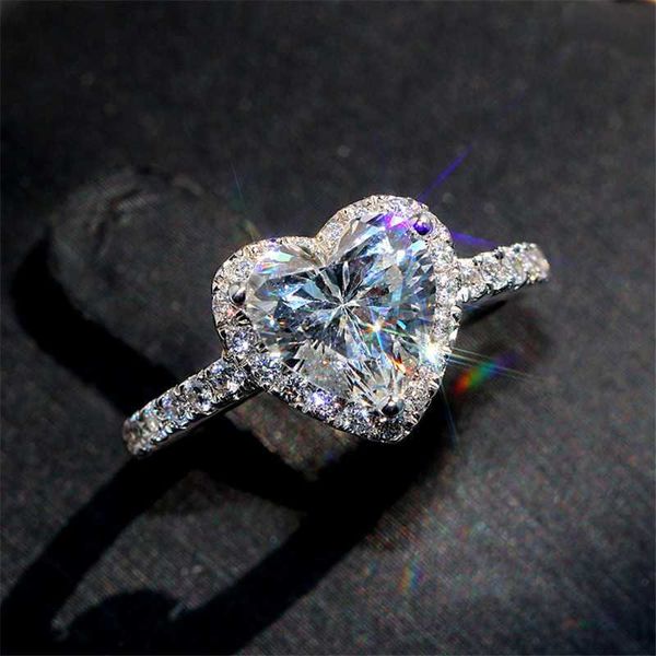 Band Ringen Luxe Zilveren Kleur Hart Ring voor Vrouwen Prachtige Mode Metalen Ingelegde Witte Zirkoon Stenen Trouwring Verlovingssieraden J230531