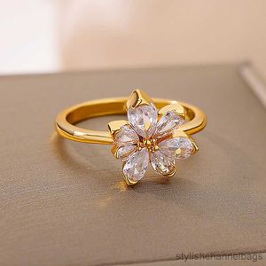 Anneaux de bande de luxe Zircon fleur anneaux pour femmes en acier inoxydable cubique Floral Couple anneau de mariage bande de fiançailles bijoux