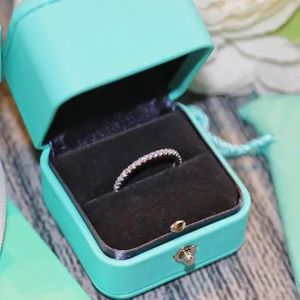 Bandringen Luxe designer sieraden voor dames Simple Sense Sterling zilveren ring Klassieke diamanten designerring met zes klauwen Verjaardagscadeau Vrouw Man Verjaardagscadeau