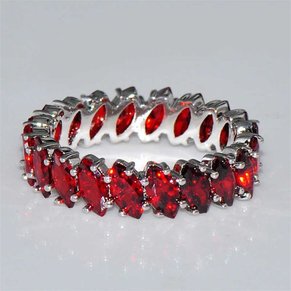 Anneaux de bande Marquise coupe rouge pierre anneaux pour femmes janvier pierre de naissance mariée cheval oeil Zircon bandes de mariage couleur argent bague de fiançailles bijoux AA230412