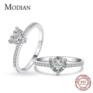 Rings de banda Modian Sparkling 925 Pure Silver Heart 1CT transparente CZ Ring de los dedos Adecuado para mujer Accesorios de boda de lujo clásico Regalos de joyería J240410