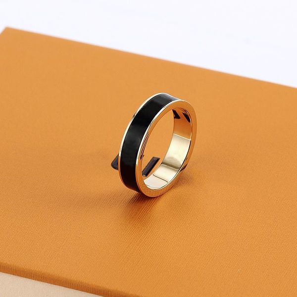 Anneaux de bande Nouveau concepteur de haute qualité anneaux de bande en acier titane bijoux de mode hommes simple 18k moissanite bague moderne dames cadeau bague en or