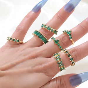 Bandringen Nieuwe luxe geometrische eenvoudige Emerald Ring Fashion Temperament veelzijdige kristallen ring Elegante sieraden voor vrouwelijke geschenken AA230417