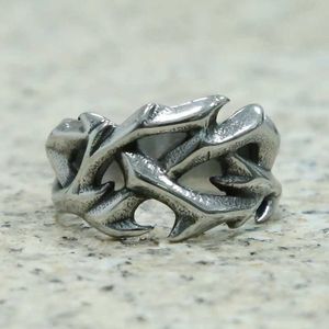 Anneaux de groupe New Trend Silver plaquée Hollow Thorn Rings for Men and Women Hip Hop Punk Party Music Bijoux Q240427