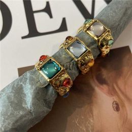 Anéis de banda nicho mondo retro gemstone incrustado anel luz luxo alto tribunal estilo ouro índice dedo ins moda all-match jóias presente x0920