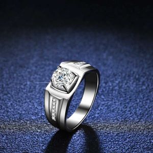 Anillos de banda Platino PT950 Ring de hombres 1CT Moissanite Diamond Diamond Rings de compromiso Anillo de compromiso Classic Male's Wedding Jewelry Prueba Positivel240105